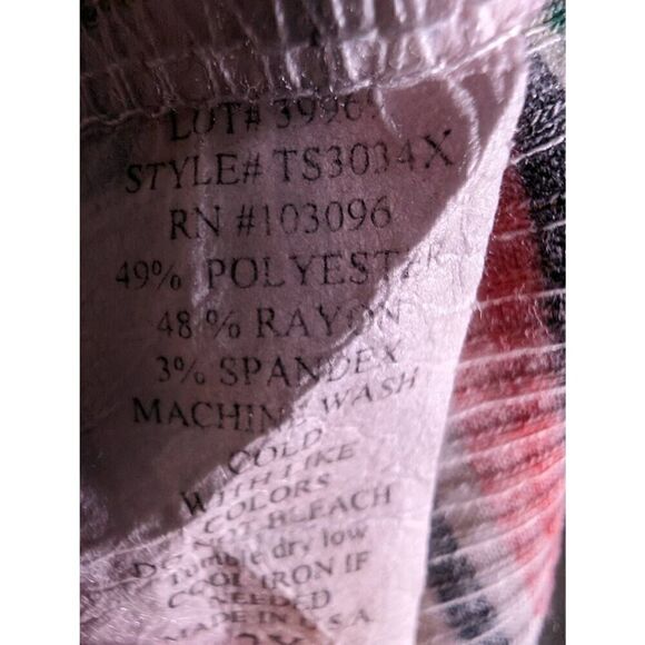 Discreet Junior Plus Discreet Short Sleeve Cap Sleeve Top Multi Striped Size 2X - Picture 5 of 6